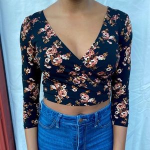 Long sleeve crop top